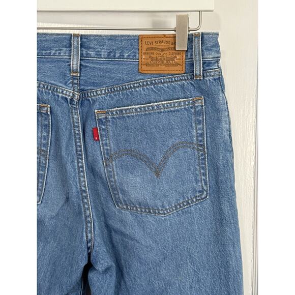 Levi’s PREMIUM Wedgie Straight Jeans Size 29 Button Fly Blue Distressed Raw Hem - Picture 8 of 14